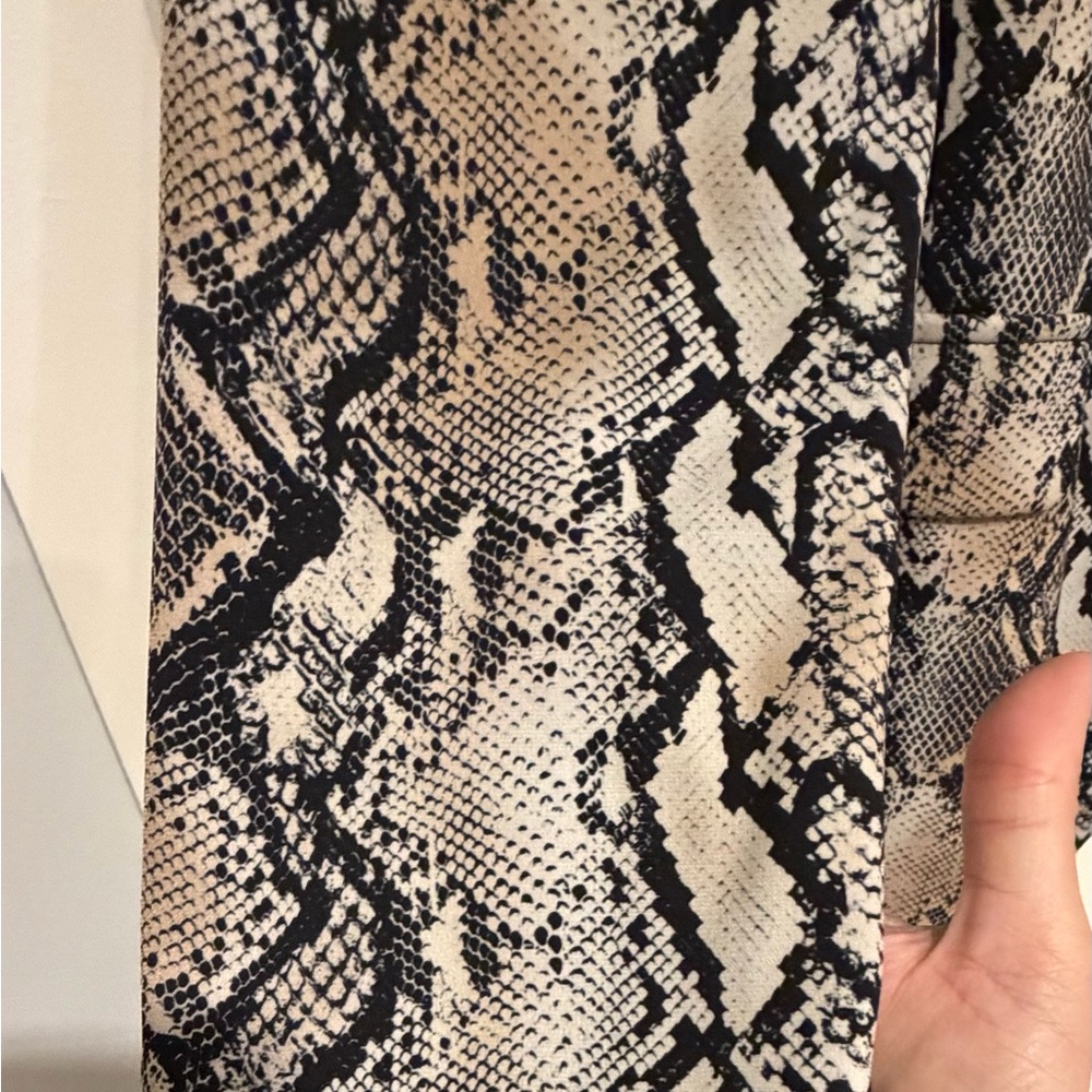 Joseph Ribkoff Snake Pattern Blazer WORN ONCE - Picture 8 of 8